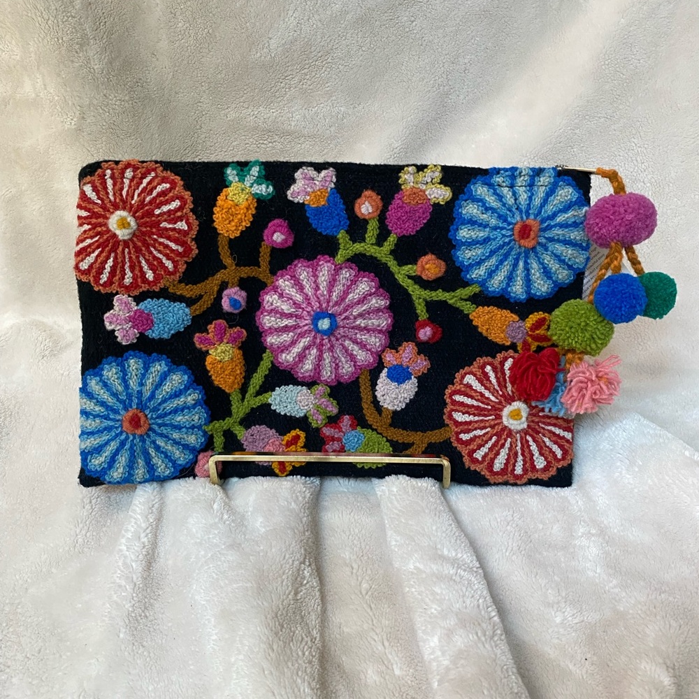 NWT Noonday Collection Cultivate Clutch